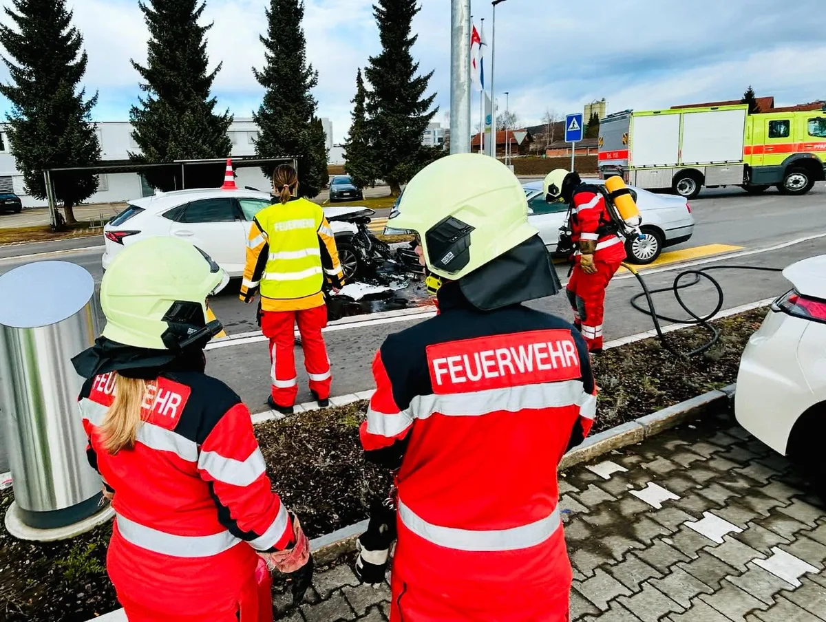 Bilder der Frontalkollision in Pfäffikon.